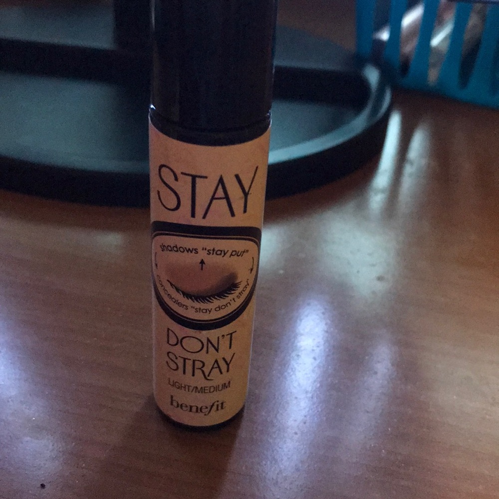 Eye shadow primer